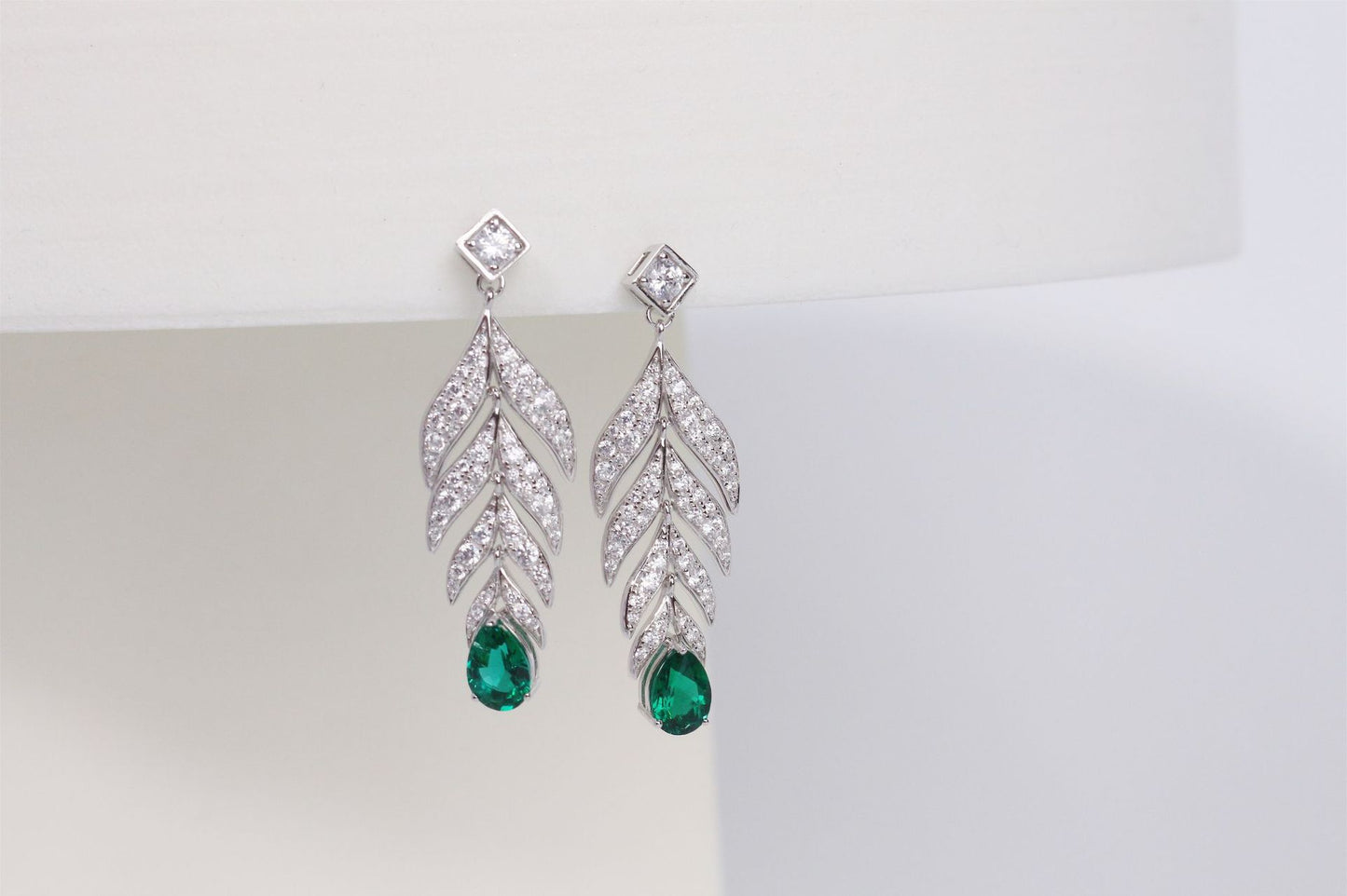 Luxus Silber Ohrringe, mit Labor-Emerald & 5A Zirkonia